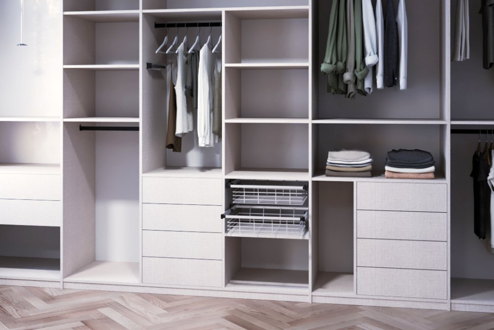 Walk-in šatník za sklom Walk-in šatník za sklom